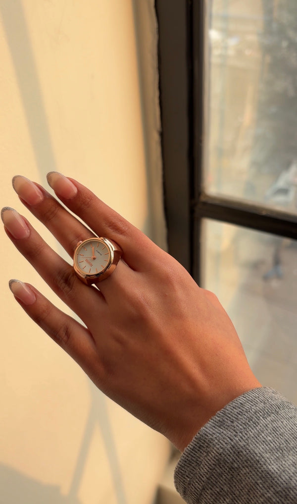 Vioras Ring Watch – Adjustable Unisex Statement Ring