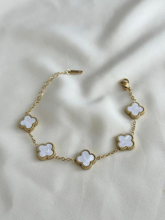 BLACK AND WHITE CLOVER CHAIN BRACELET