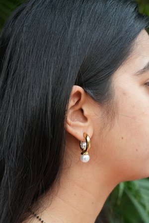 Viora Anti-Tarnish Pearls Earings