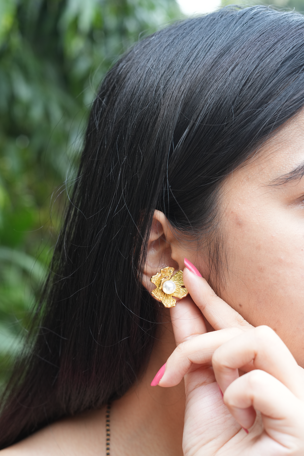 Viora Anti-Tarnish Flower Earings