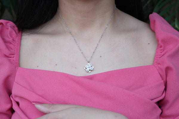 Viora Anti-Tarnish Flower Pendant